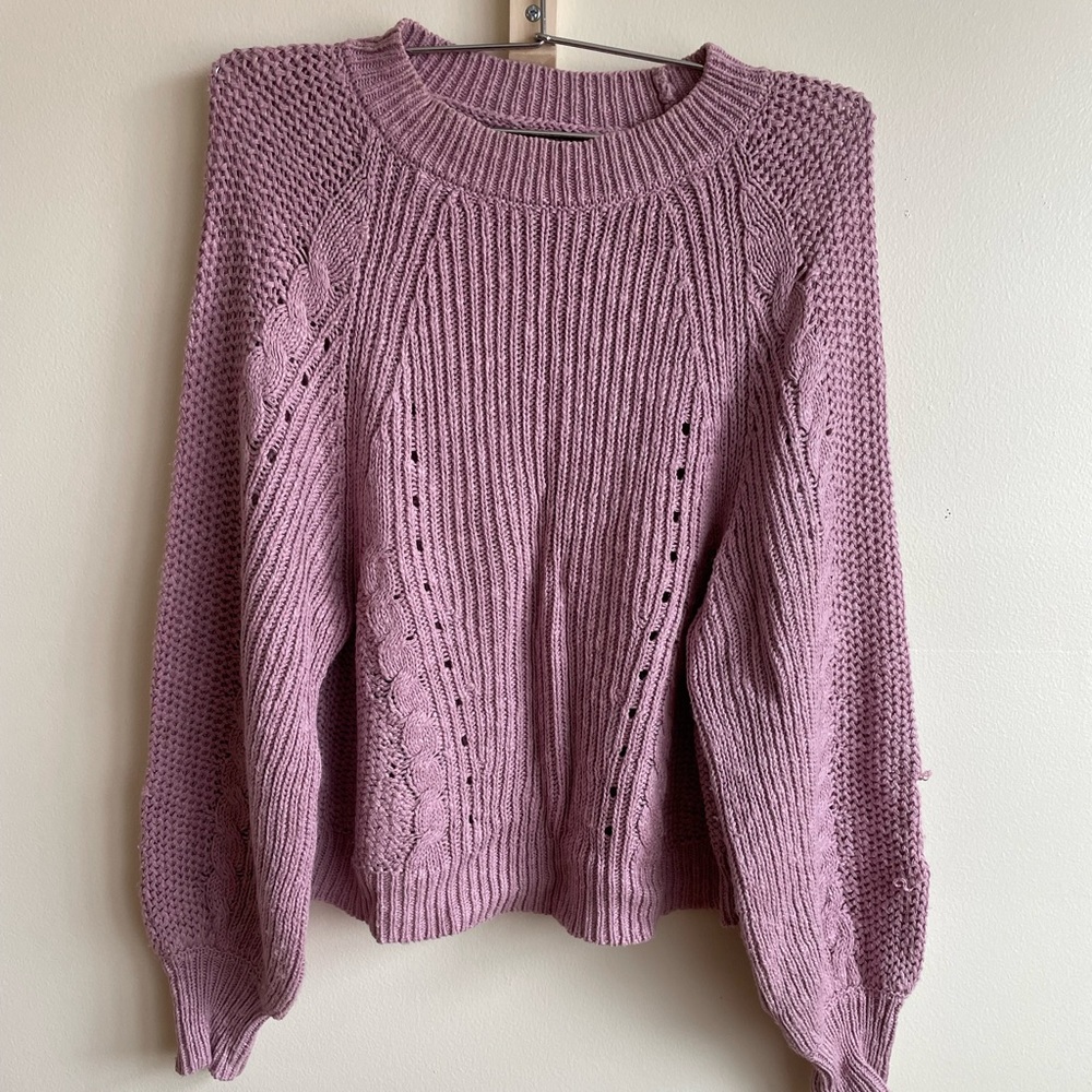 American Eagle Outfitter Pink Sweater Size Small